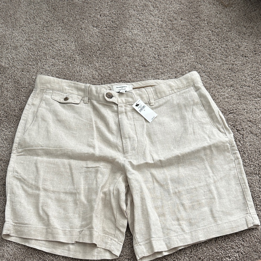 Banana Republic Linen Blend 7” Shorts. Size 33. NWT